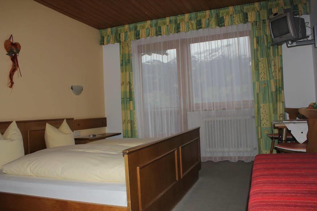 Gasthof Pension Berghof Hippach Exterior foto